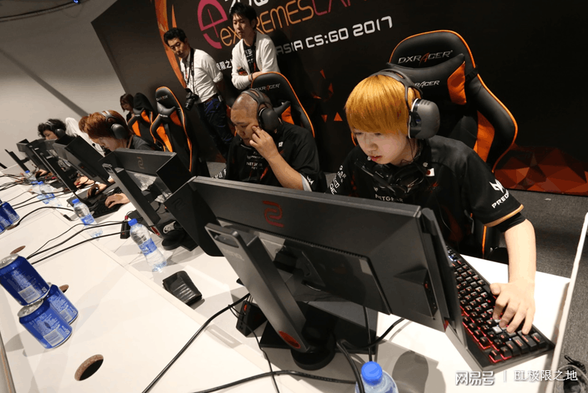 RNG力克FLY,Zeus单局斩获MVP激烈交锋全球总决赛,强势挺进下一轮 RNG力克FLY,Zeus单局斩获MVP激烈交锋全球总决赛,强势挺进下一轮