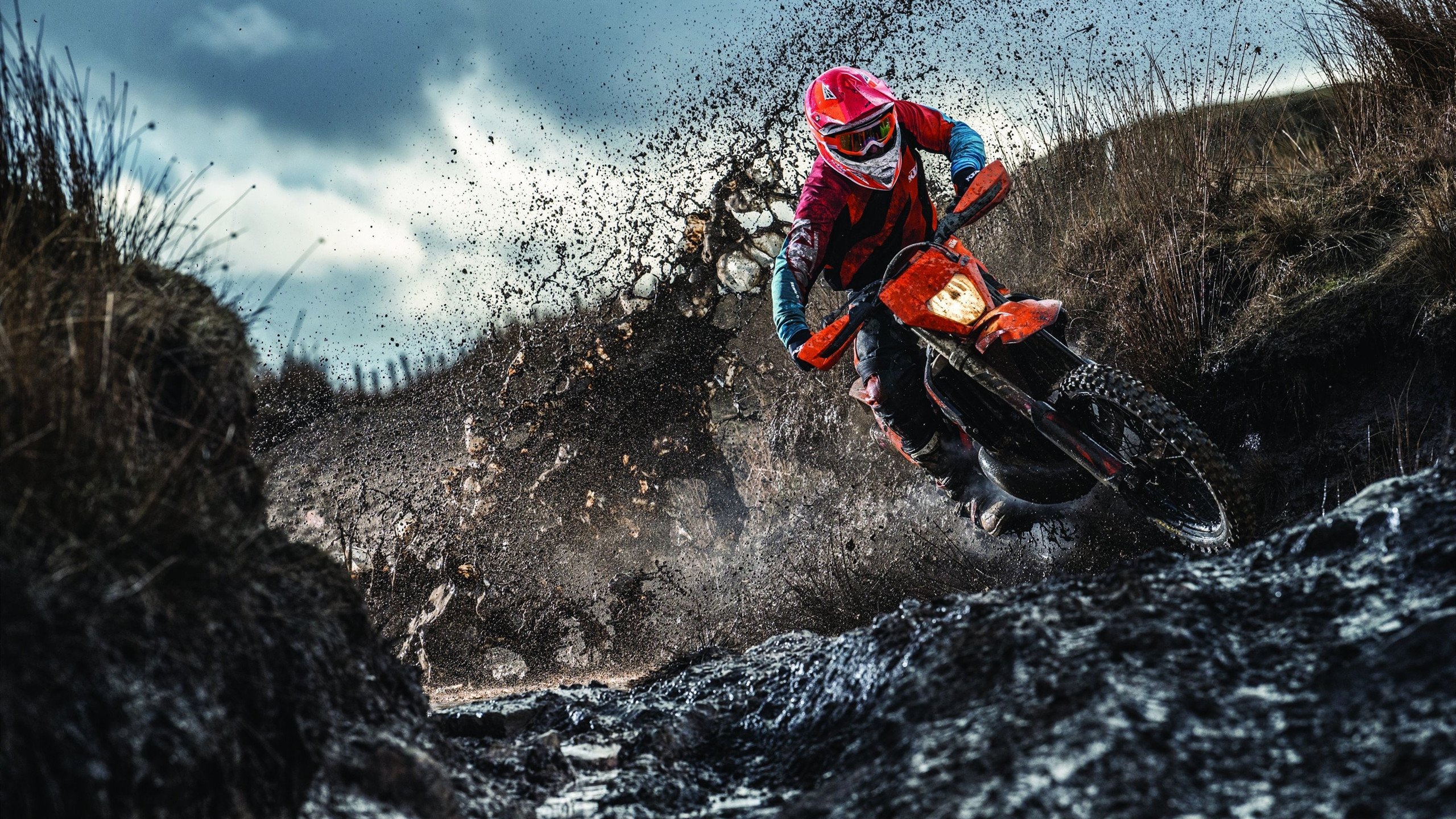 开云体育-欧陆烽火连天，多特蒙德绝境逢生险胜威尔士豪强，弗拉霍维奇意甲巅峰战独揽乾坤